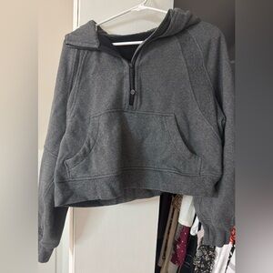 Lululemon M/L gray cropped half zipped
Hooded sweatshirt